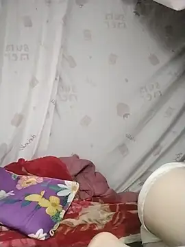 Yo-must stripchat live cam model