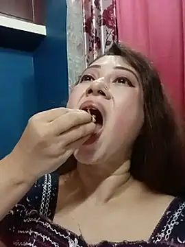 Hot_Soniya_08 stripchat live cam model