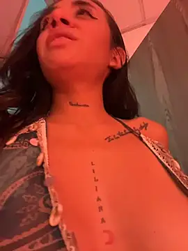 SinSirenXXX stripchat live cam model