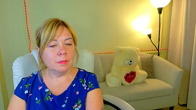 ChristinaDavedes stripchat live cam model