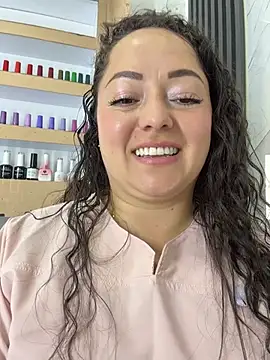 Nails_Lucia stripchat live cam model