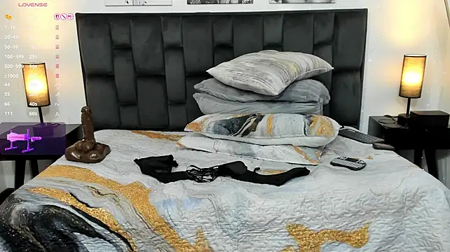 MartinaMadisson stripchat live cam model