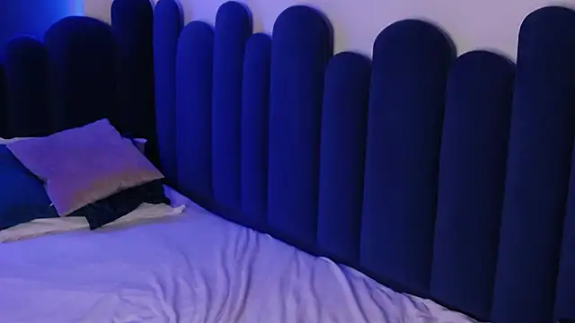 BeeaMayer stripchat live cam model