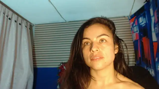 rosse_2504 stripchat live cam model