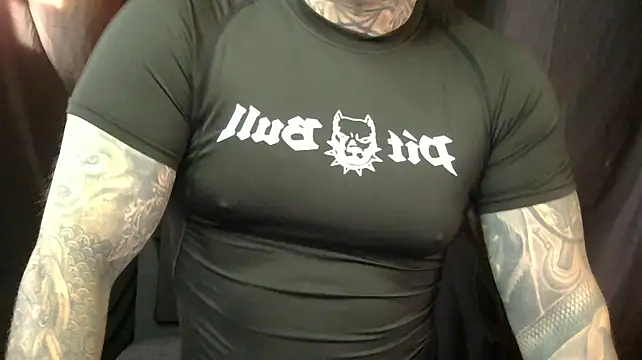 devilWithTats stripchat live cam model