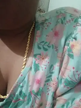 Divya_kannada stripchat live cam model