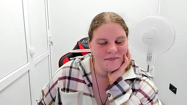 Bella_shyy_ stripchat live cam model