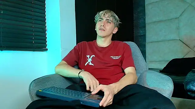 Tyler_Mcrey stripchat live cam model