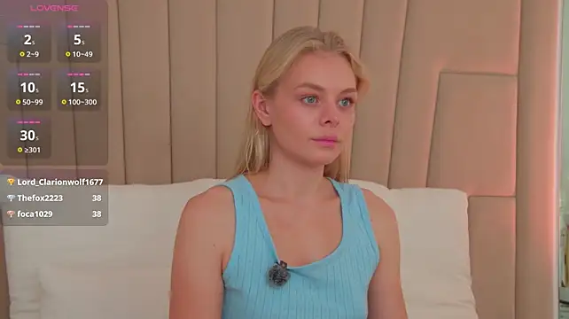 VictoriaHester stripchat live cam model