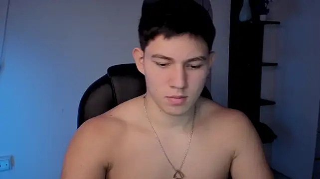 JamesCr_ stripchat live cam model