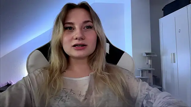 tutsicutie stripchat live cam model