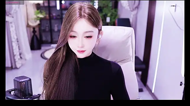 Liora- stripchat live cam model
