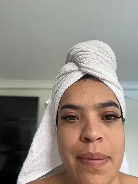 JuanitaMore01 stripchat live cam model