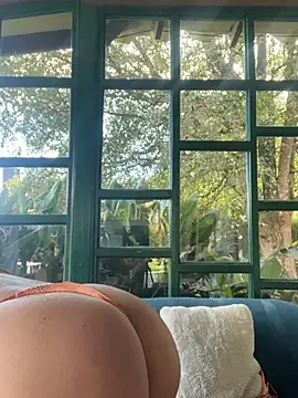 AliceMrtnz stripchat live cam model