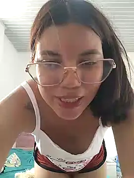 thailinw stripchat live cam model