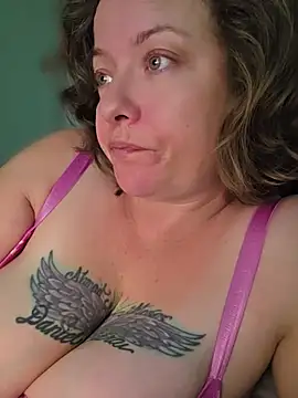 julimonroe stripchat live cam model