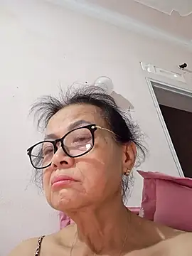 Hotestlove stripchat live cam model