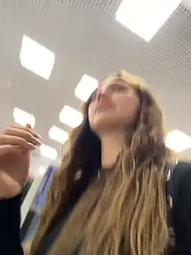QuitieLia stripchat live cam model