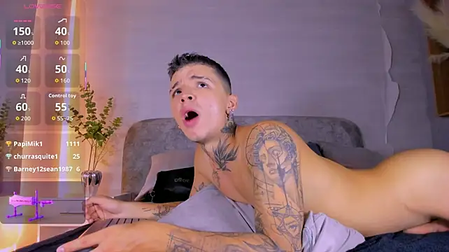 Ian_Castillo_ stripchat live cam model