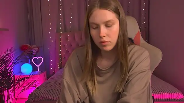 MelissaLowson stripchat live cam model