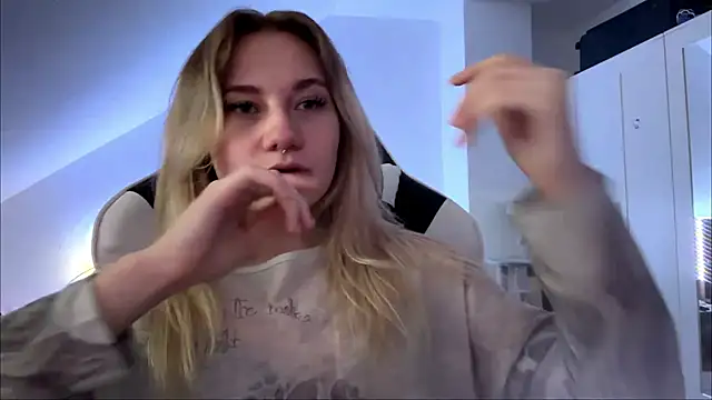 tutsicutie stripchat live cam model