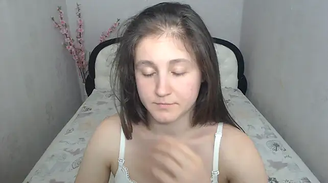 Holliy_Cooper stripchat live cam model