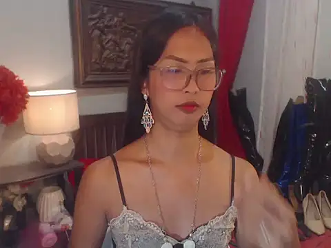 Nathalieheartt stripchat live cam model