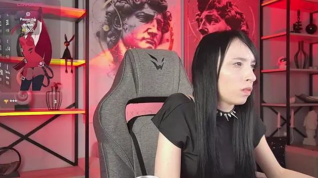 SeraphineSparda stripchat live cam model