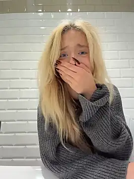 PollyDolly stripchat live cam model