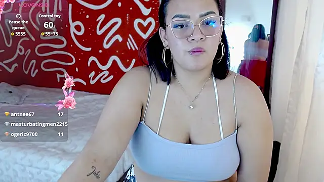 elumi_2 stripchat live cam model