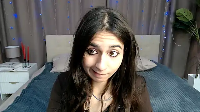 AdrianaCutes stripchat live cam model