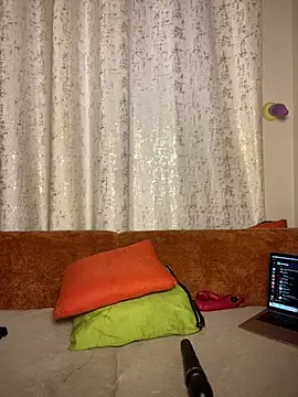 Mamii_water stripchat live cam model