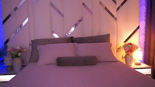 CuteeFoxy stripchat live cam model