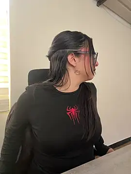 Kloenovoa- stripchat live cam model
