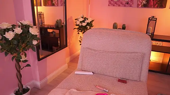 CamyRoux stripchat live cam model