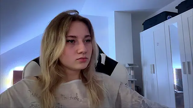 tutsicutie stripchat live cam model