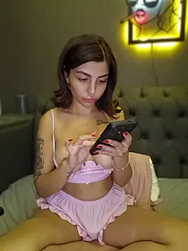 Zarayuce stripchat live cam model