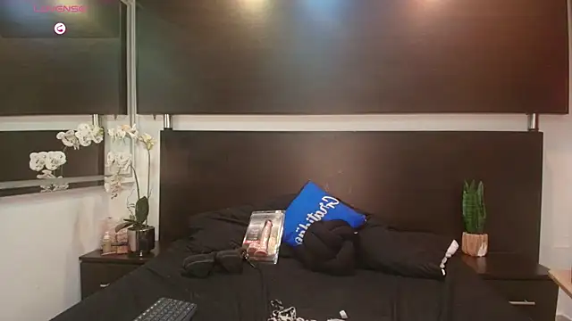 Wife_sexxx stripchat live cam model