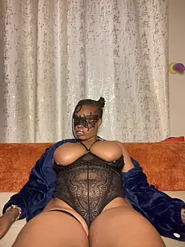 Mamii_water stripchat live cam model