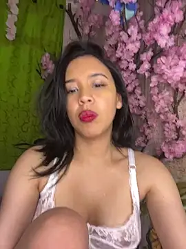Esmerald_1111 stripchat live cam model
