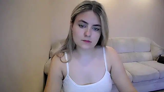 _shy_sabrina__ stripchat live cam model
