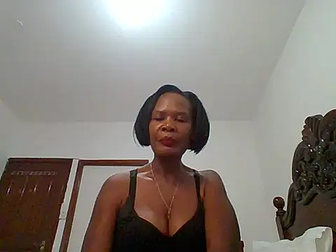 SpicymilfXX stripchat live cam model