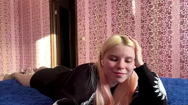 EdwinaDespres stripchat live cam model