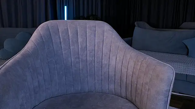 Elarae stripchat live cam model