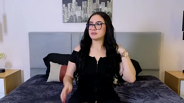 Naomi_west stripchat live cam model
