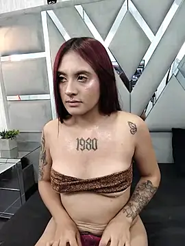 ArianaThomson stripchat live cam model