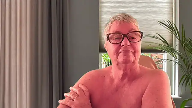 Mystery-Grandmother stripchat live cam model