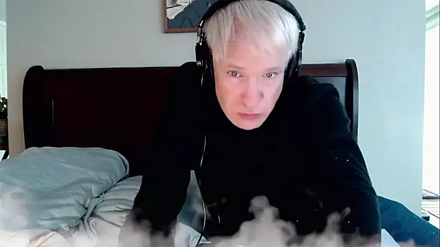 Snarfle82 stripchat live cam model