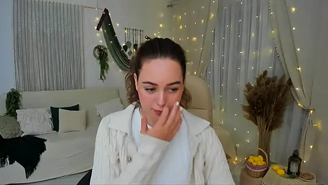 MiracleCurly stripchat live cam model