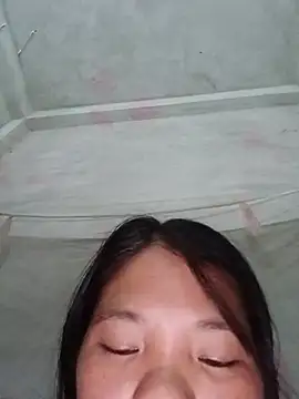 qwe13qwe121 stripchat live cam model